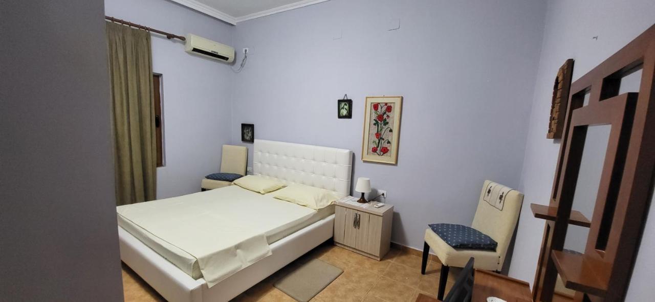 Jon Rooms Himare Exterior photo