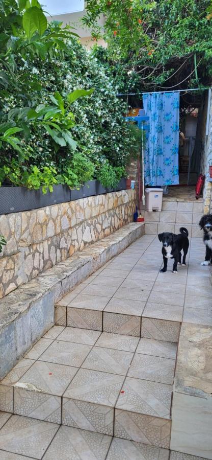 Jon Rooms Himare Exterior photo